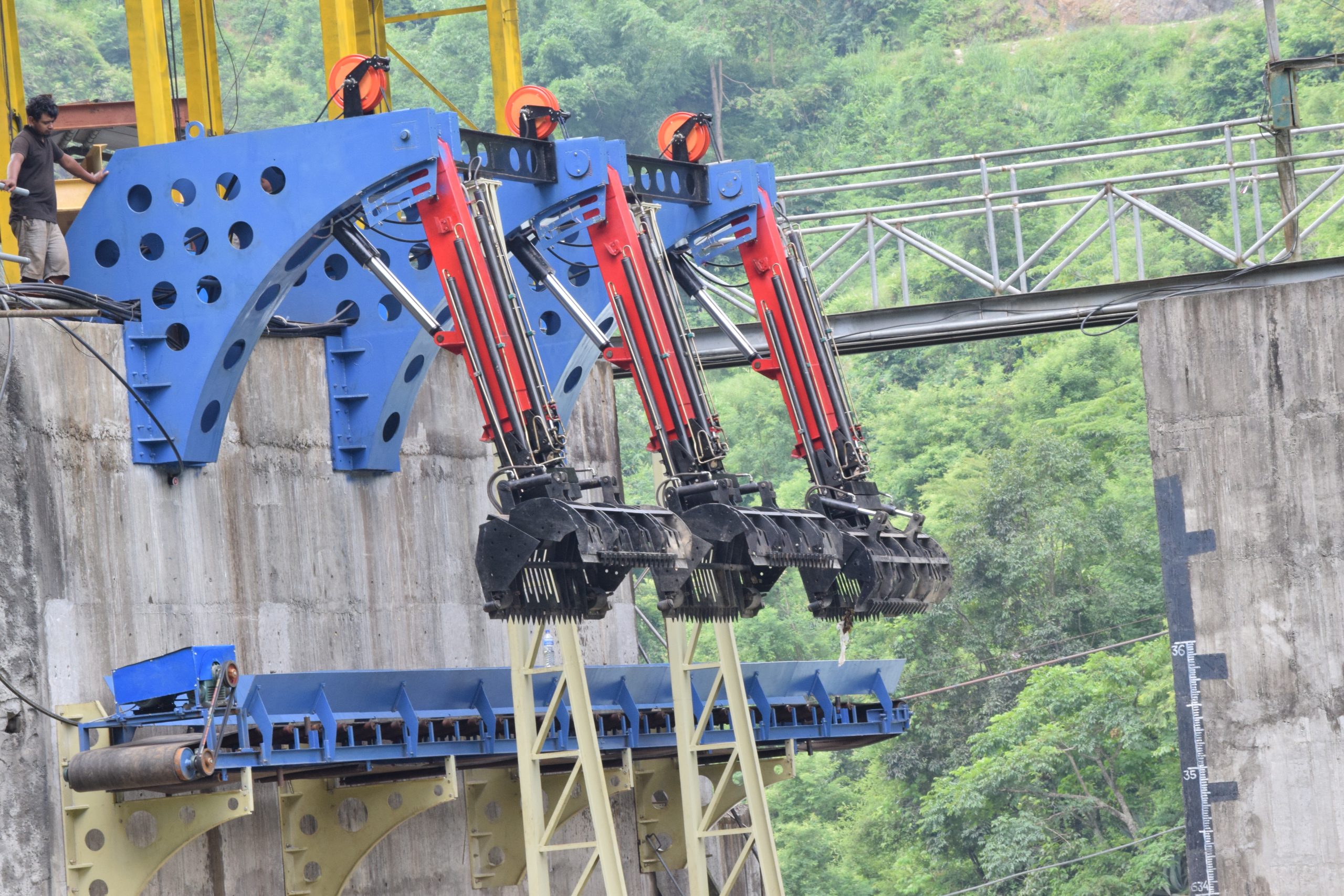 trcm trash rack cleaning machine